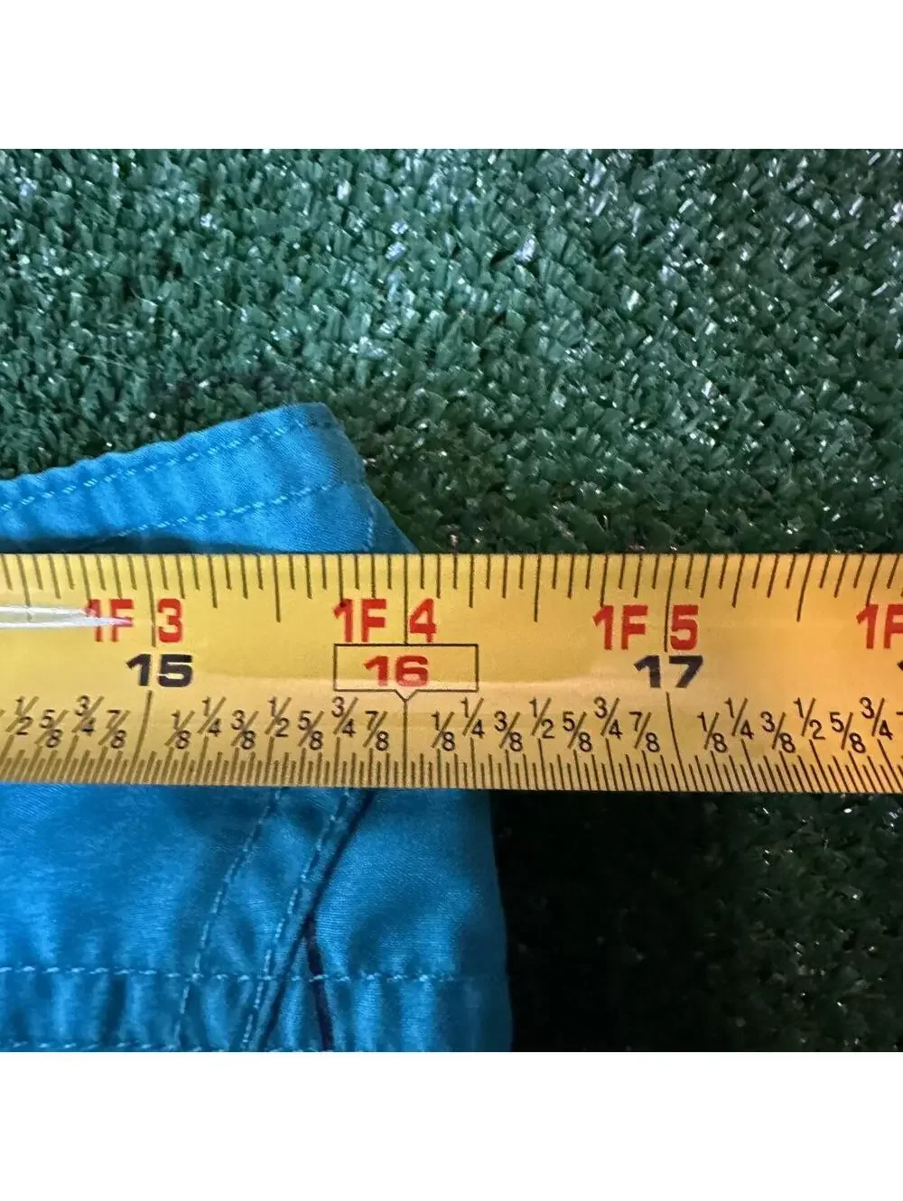 vtg y2k Volcom Mens Turquoise Boardshorts with graphic side details